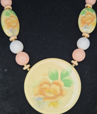 Beaded Necklace Floral Round Charm Pendant Pink White Glass Beads Lobster Clasp 