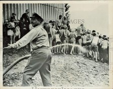 1965 Press Photo Police control crowd watching submarine raising in Switzerland