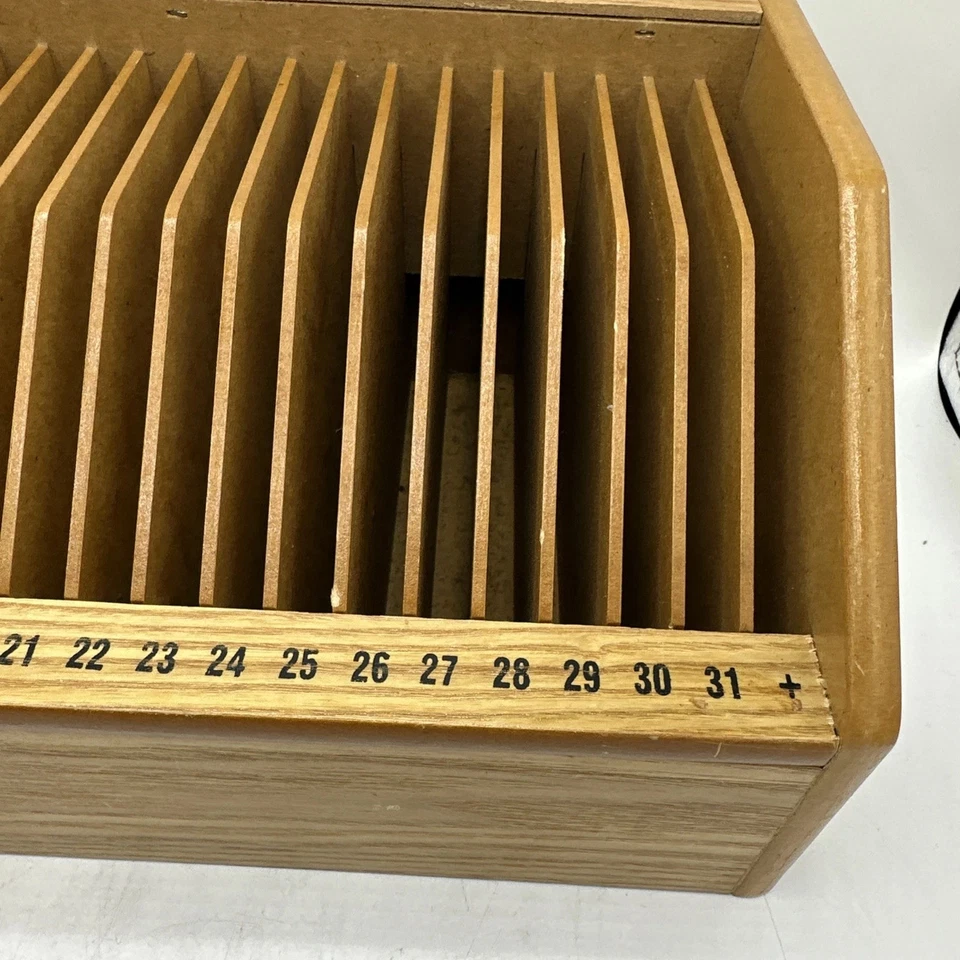 De Colección Soporte de CD/correo de Madera 31 Ranuras Organizador de Almacenamiento Caja de Madera Medios Estante Foto 4 de 4