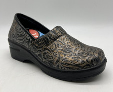 Easy Works By Easy Street Laurie Floral Tooled Clogs Shoes Sz 5 M Slip Resistant