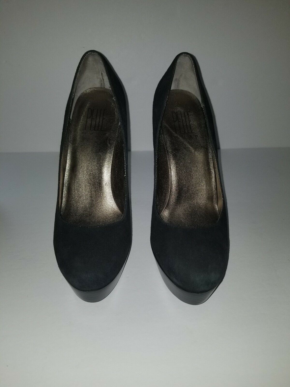 Pelle Moda Black Suede Size 8 Heels Pumps Round T… - image 2