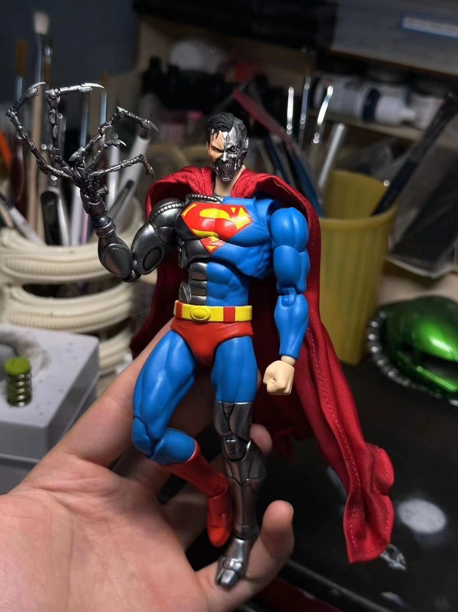 custom head sculpture and machinery hands for mafex superman