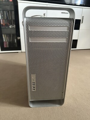 Apple Mac Pro A1186 Desktop - MA970D/A (Januar) Mit Original Tastatur.