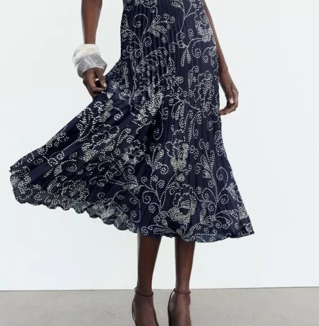「SACAI」PLEATED FLORAL-PRINT SATIN MIDI SKIRT SACAI Wrap-effect pleated printed satin midi skirt | NET-A