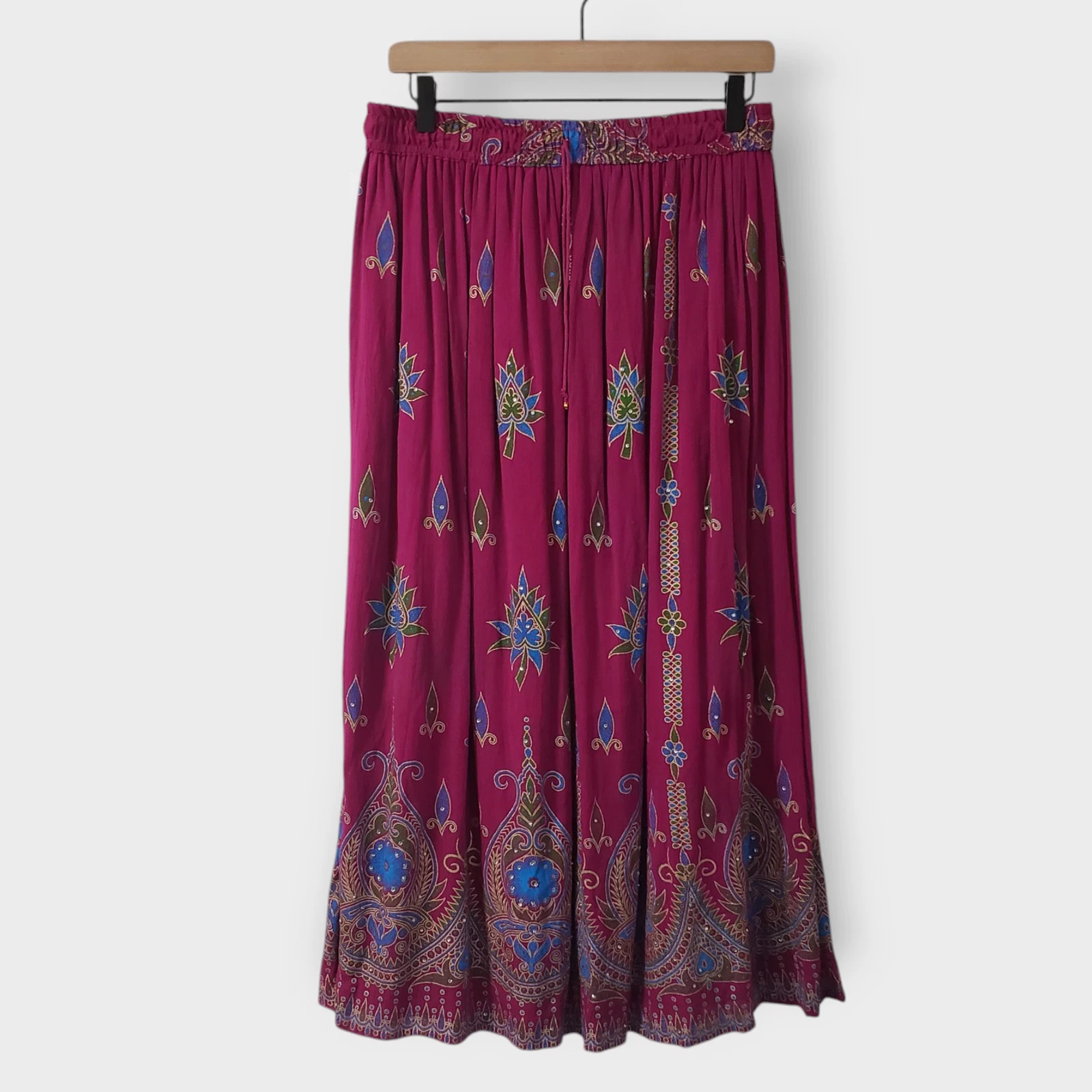 Royal Paisley Pink Floral Sequins Maxi Skirt Large Boho Gypsy Hippie Flowy NWT
Opens in a new window
