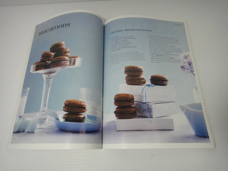 Women's Weekly Christmas Macaroons & Biscuits Bundle Desert Sweets Xmas lot x 3 - Image 4 of 4