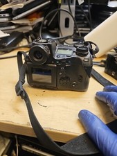 Olympus Camedia E-10 4MP Digital Camera-- 100% Untested.