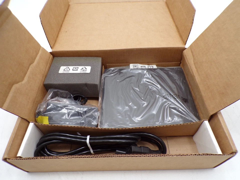 New! VERTIV Avocent ACS804EAC-400  4-port serial console system - Image 3 of 4