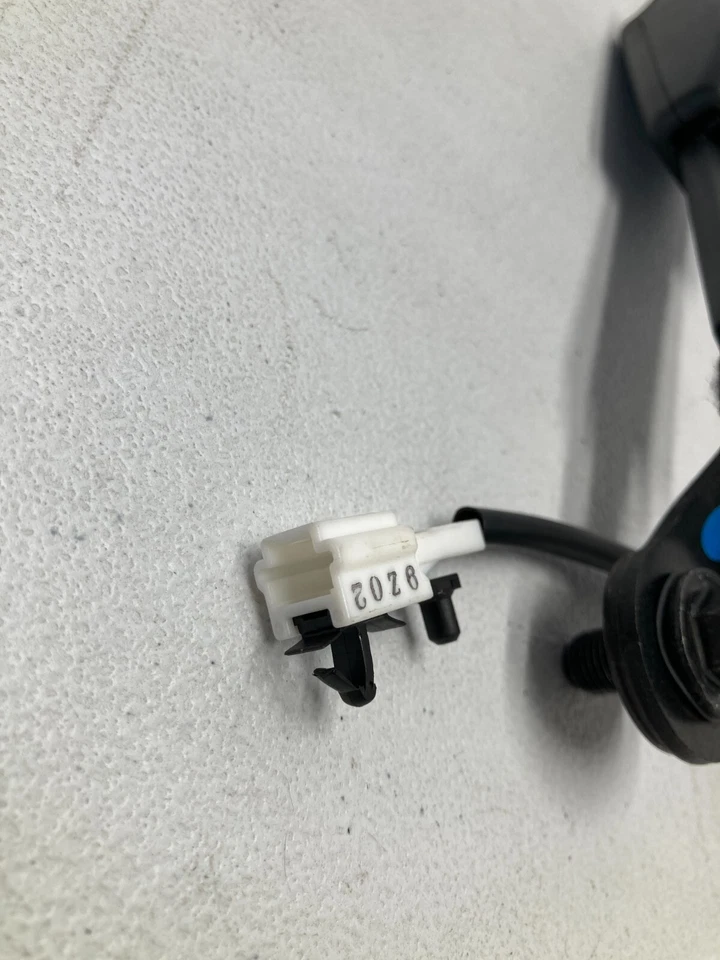 Hebilla de cinturón de seguridad delantero derecho pasajero Infiniti EX35 10-12 OEM 86842-1BA3C Foto 4 de 4