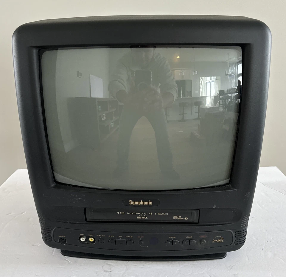 Symphonic TV Gaming Combo VCR CRT SSC139V Retro 13” TV Works VCR Does Not Work - Image 2 of 4