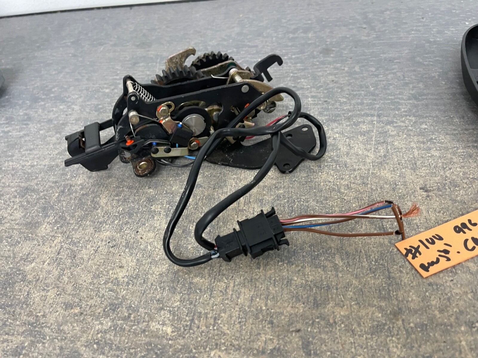 19992004 Porsche 911 996 Convertible Top Latch FOR PARTS OR REPAIR