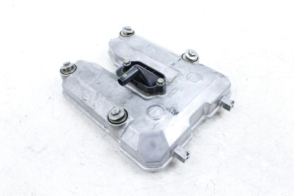 06-15 CUBIERTA CULATA EXTREMO SUPERIOR MOTOR SUZUKI BOULEVARD M109R Foto 4 de 4