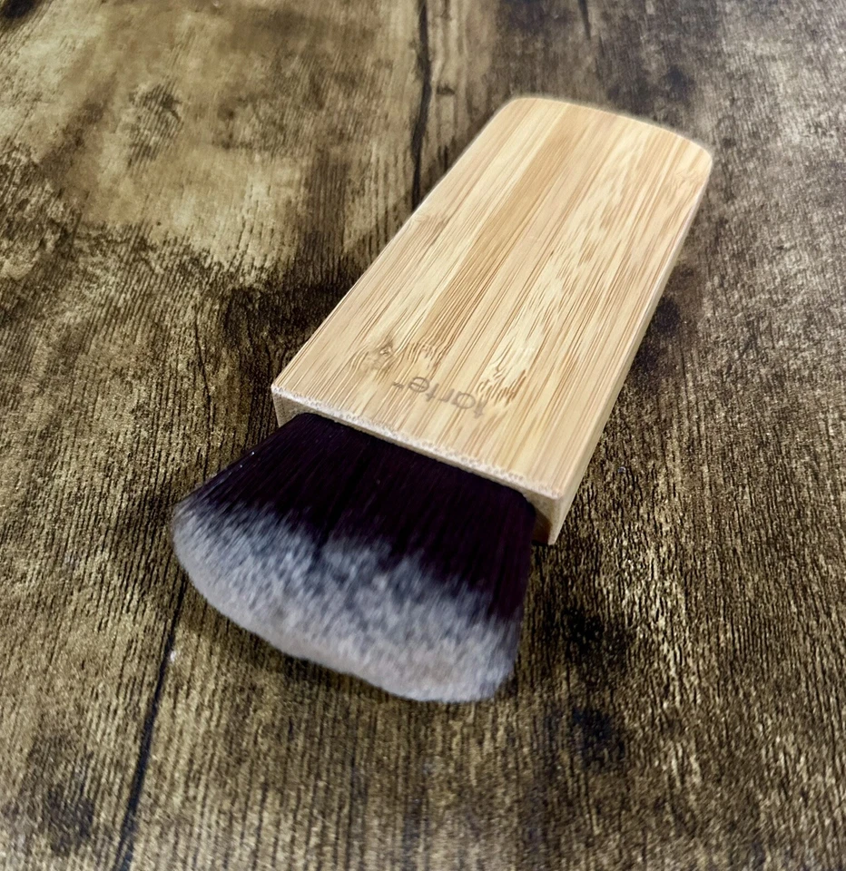 TARTE ~ Cepillo bronceador y contorno eléctrico giratorio con mango de bambú ~ NUEVO SIN CAJA Foto 2 de 2