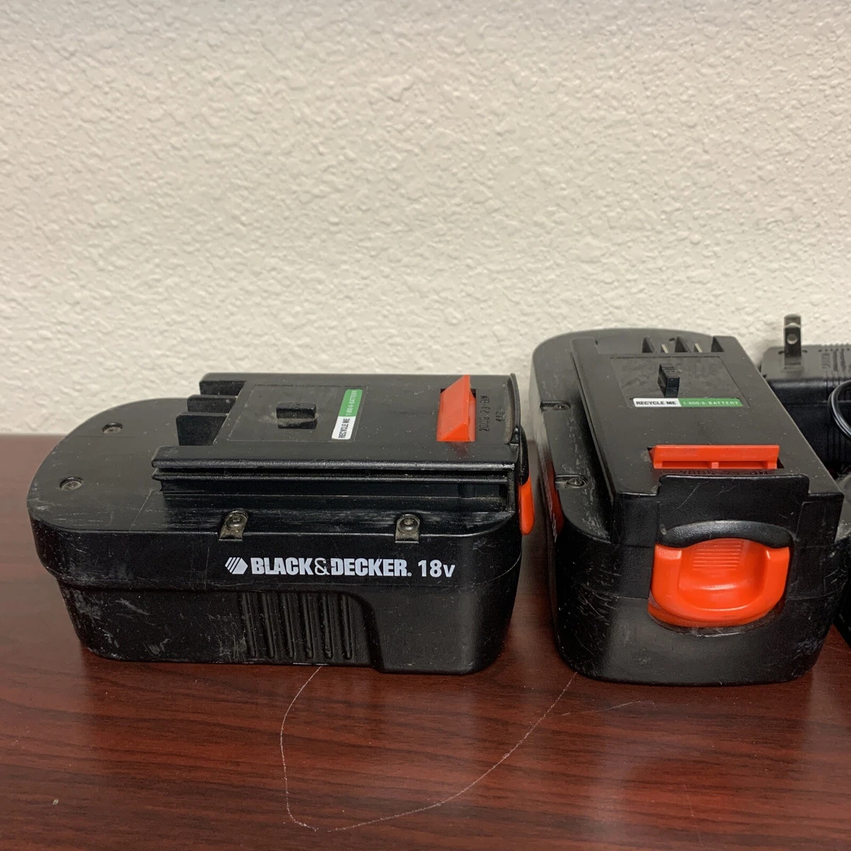 2 Genuine Black & Decker 18V Single Source Slide-In Battery Pack & Charger  OEM