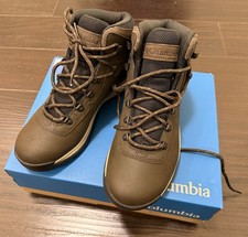 Columbia Women  s Newton Ridge  Plus Waterproof Hiking Boot 10.5