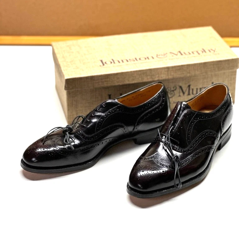 Johnston & Murphy Wingtip Solid Dress Shoes for Men for sale  display picture 1