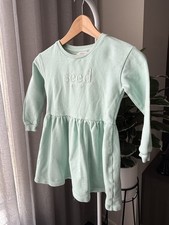 Seed dress size 6 girls in a good used condition.
