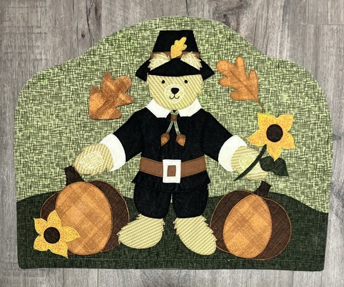 4 Thanksgiving Pilgrim Placemats 17x13 Quilted Look Embroidered Outlines Pumpkin - Picture 2 of 8