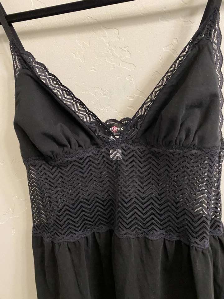 Lencería Babydoll Cosabella para mujer talla grande negra de encaje sin cordones Foto 3 de 4