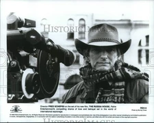 1990 Press Photo Fred Schepisi on the set of "The Russia House" - lrp36078