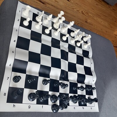 First Move Full Size Chess Tournament Set 3.75  King W/Mat (Black/White PCS)
