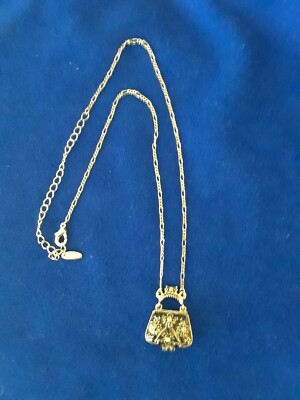 VCLM Necklace With locket Pendant