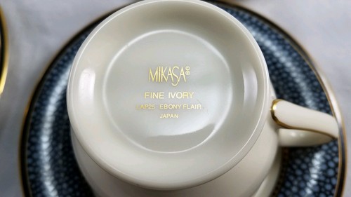 MIKASA CHINA EBONY FLAIR 4 CUPS 6 SAUCERS LAP25 FINE IVORY GOLD TRIM - Picture 3 of 4