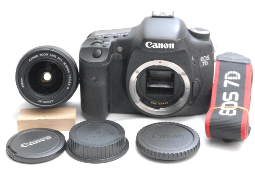 Canon EOS 7D Digital SLR Camera with EF-S 18-55mm IS Lens Good