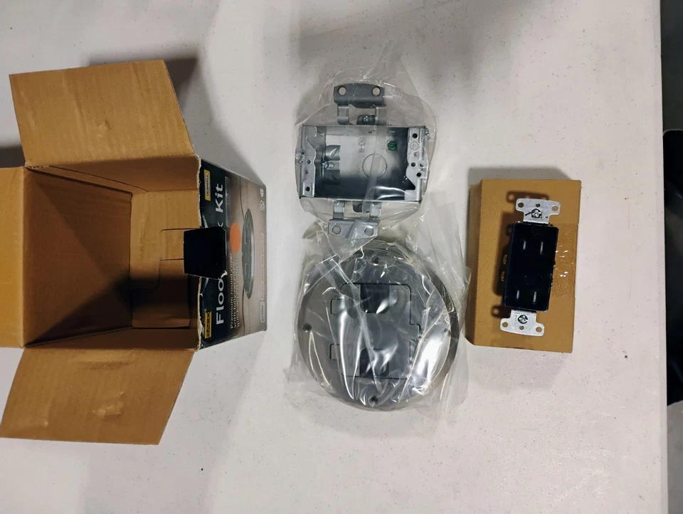 Kit de caja de piso Hubbell Raco 6239NI de una sola banda con dispositivo dúplex empotrado 15A TR Foto 2 de 4