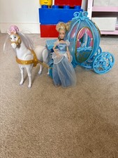 Disney Princess Cinderella Doll Deluxe Horse Carriage lights up-great condition
