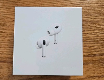Apple AirPods Pro 2nd Generation with MagSafe Wireless Charging Case (USB C)...