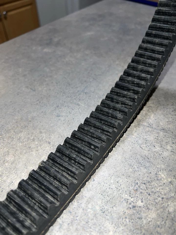 Correa de transmisión Ultimax Pro 144-4640U4 para moto de nieve Polaris Foto 3 de 3