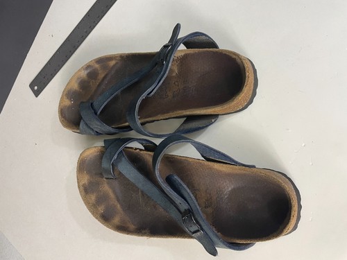 Pre-Owned Women Birkenstock Birki’s Black Toe Loop Sandals Size Ladies 7 EU 38 - Picture 2 of 8
