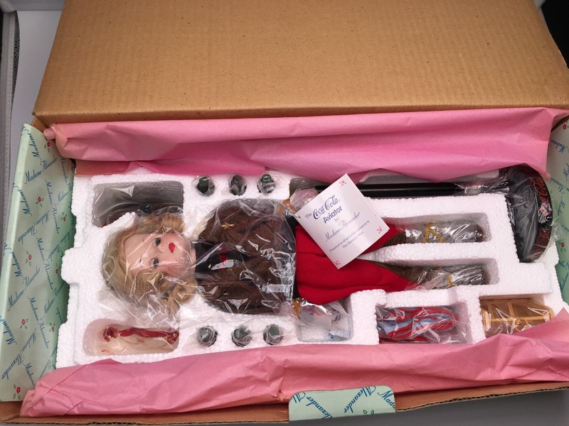 Madame Alexander Coca-Cola Aviation Doll 17380 Retired NIB NRFB Vtg Danbury Mint