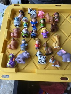 Lot of 24 Fisher Price Little People & Animals