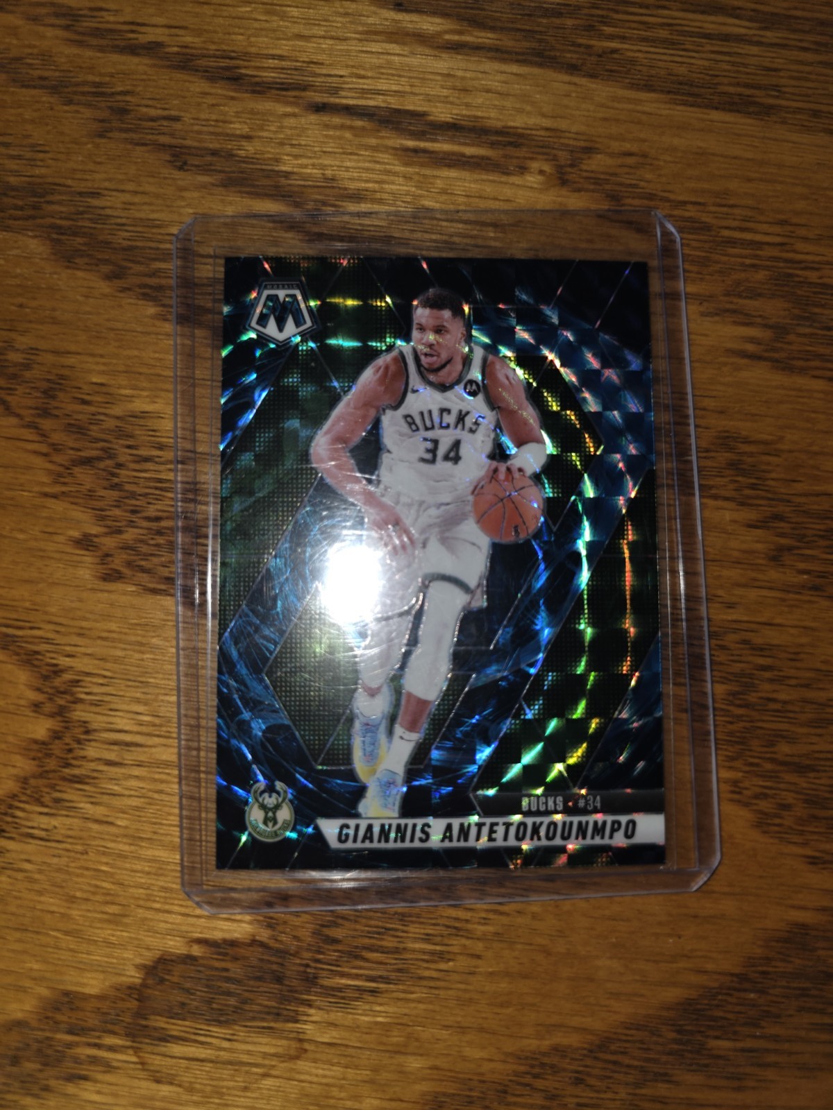 2024-25 Panini Mosaic Giannis Antetokounmpo Genesis SSP Case Hit #13 Mil Bucks