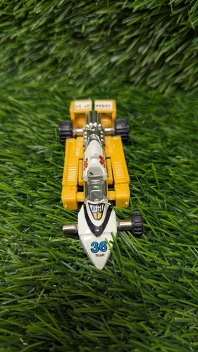 YELLOW Slicks Go-Bots Gobots 1985 Vintage Bandai Figure Parts Missing Wheel