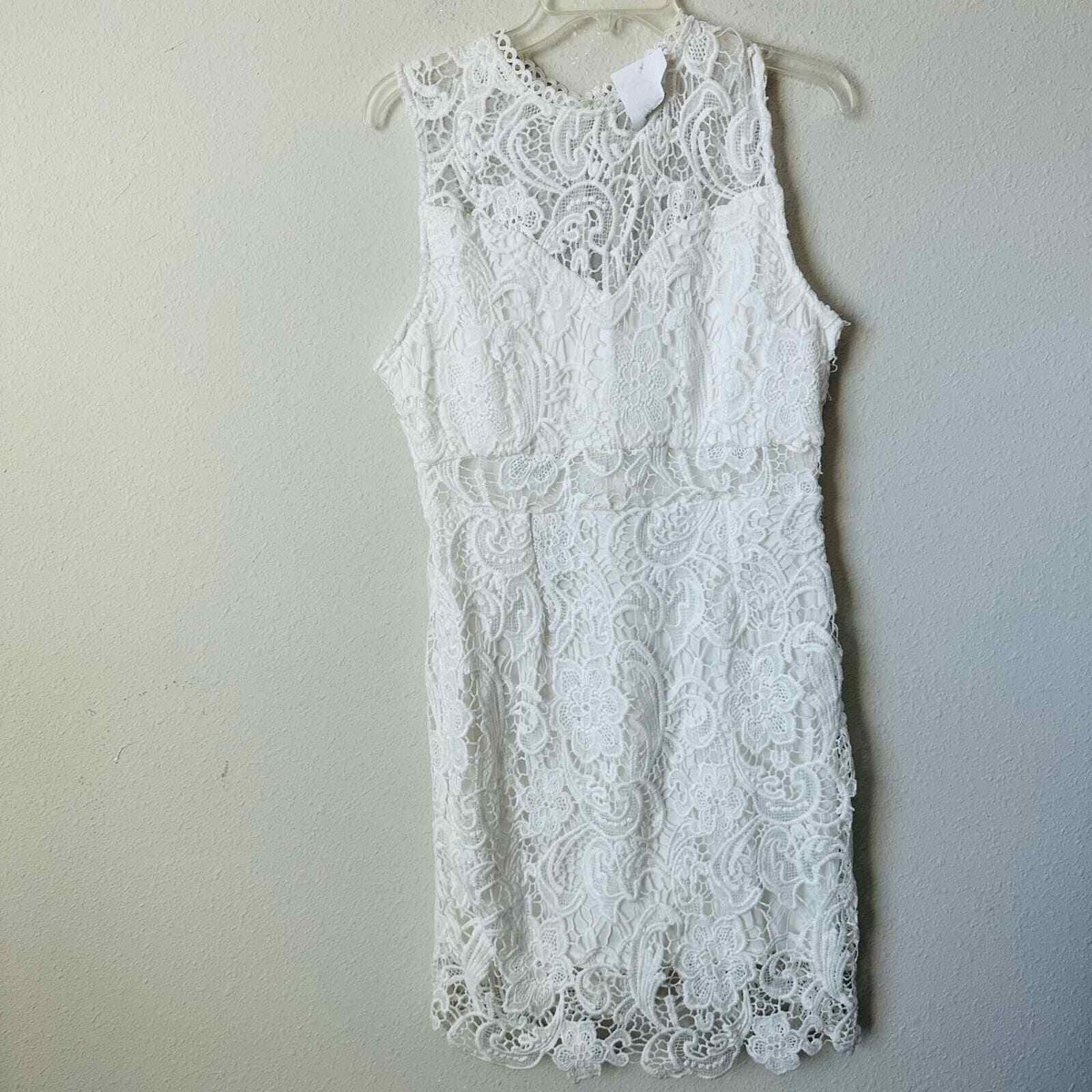Main Strip White Lace Dress Sz L NWT B-LB