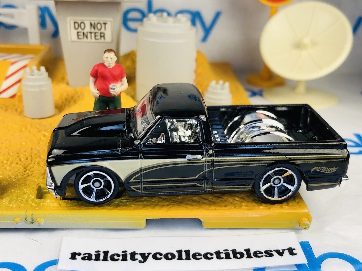 2016 Hot Wheels 67 CHEVY C10 Black 143/250 LITTLE BEND Hot