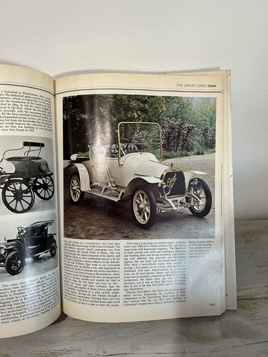 The World Of Automobiles Hardcover 1977 - Foto 4 di 4