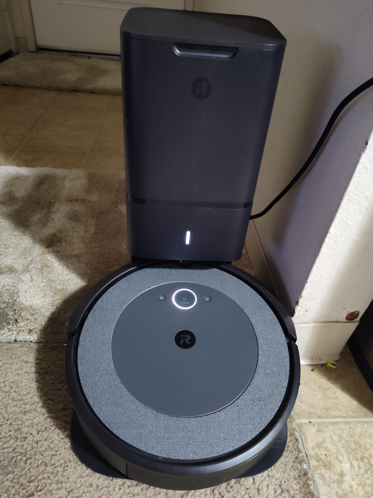 iRobot Roomba i3 Auto Dirt Disposal Robot Vacuum