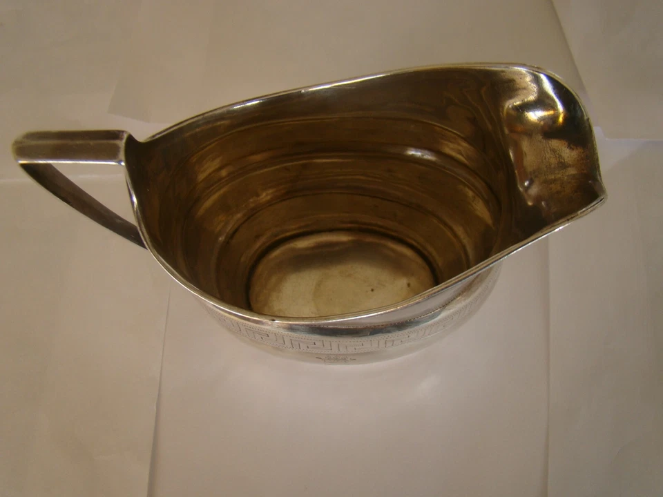 En argent Massif, pot à lait ou à crême, poinçon au Léopard anglais #1101# - Photo 4/4