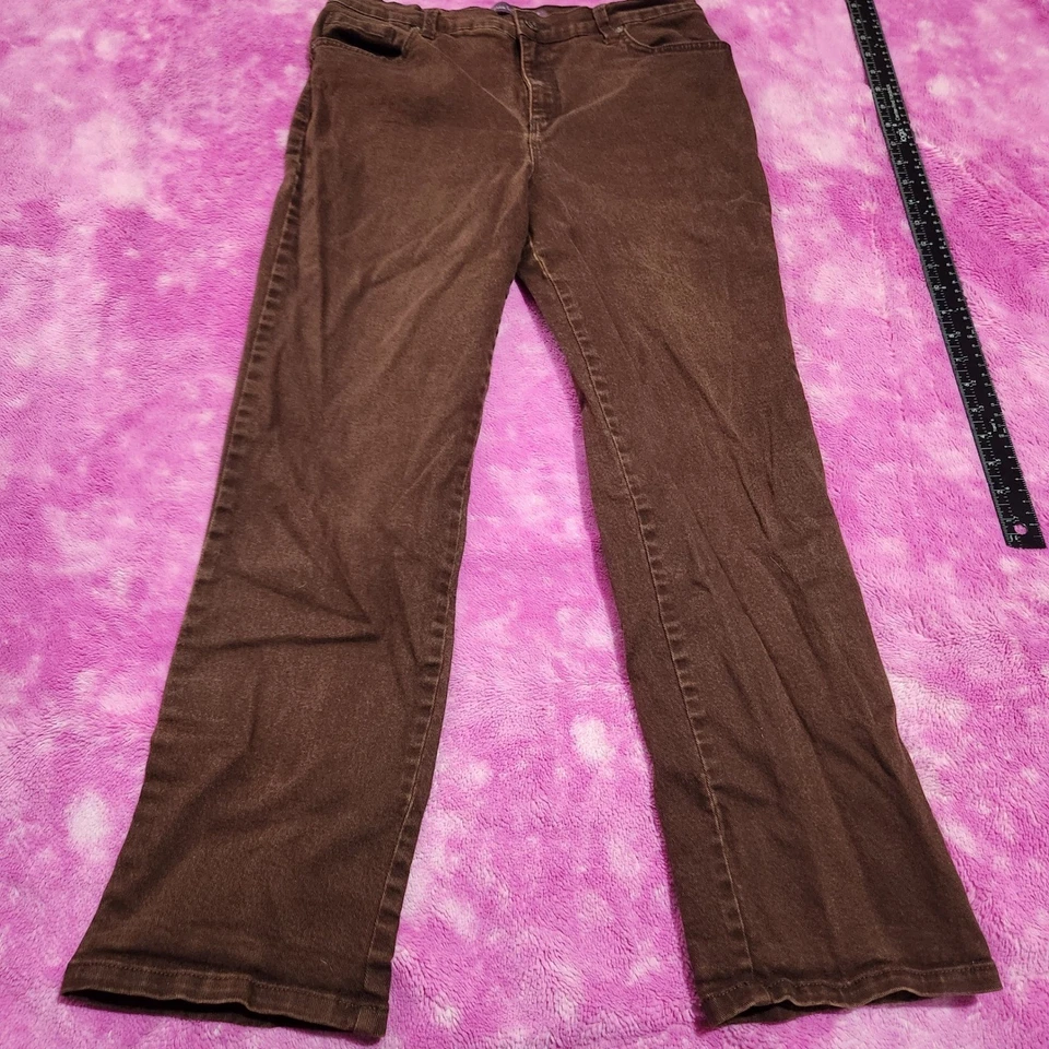 Jeans Gloria Vanderbilt Amanda veludo marrom feminino tamanho 12P perna reta - Imagem 3 de 4