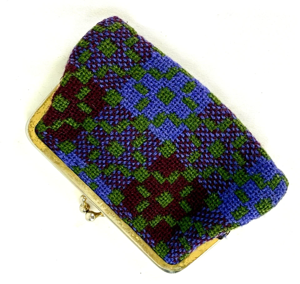 Vintage Wool Coin Purse Woven in Wales Blue and Green Geometric Cross Kiss Lock - Image 4 of 4