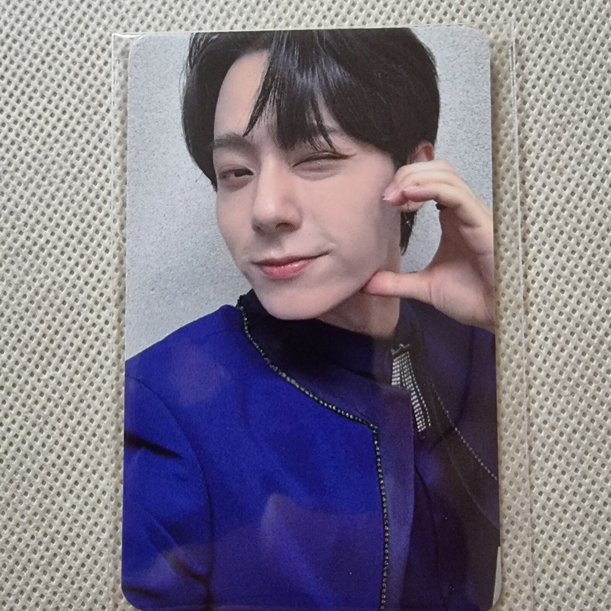 ONEUS OFFICIAL 8TH MINI ALBUM MALUS EVERLINE LUCKY DRAW PHOTOCARD