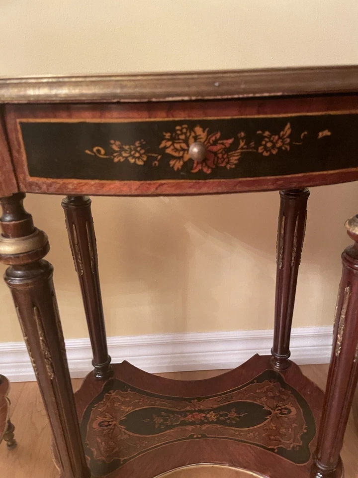 Par de mesas auxiliares antiguas del imperio francés con cajones Foto 3 de 4