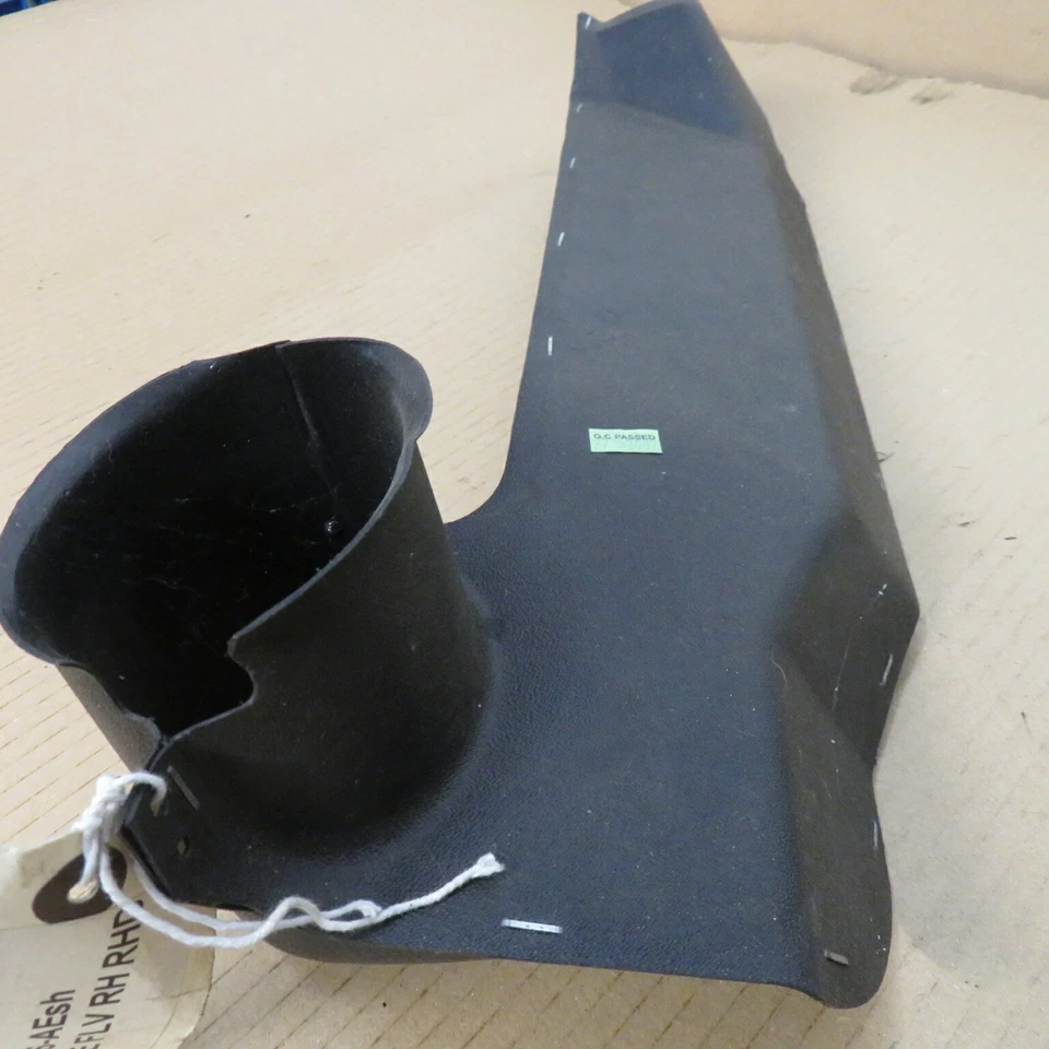 CONDUCTO CALEFACTOR ASTON MARTIN VANQUISH RH 1R12-890756-AE Foto 3 de 4