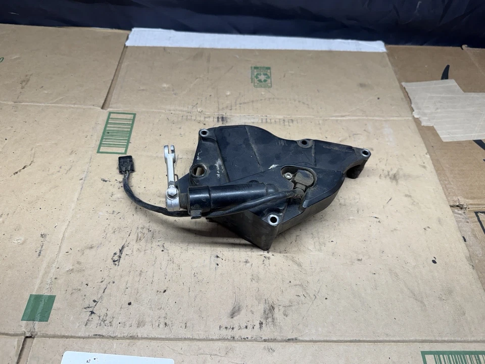 Cubierta del motor lateral del engranaje del motor piñón delantero Suzuki GSXR 600 GSXR600 2011-2022 Foto 2 de 3