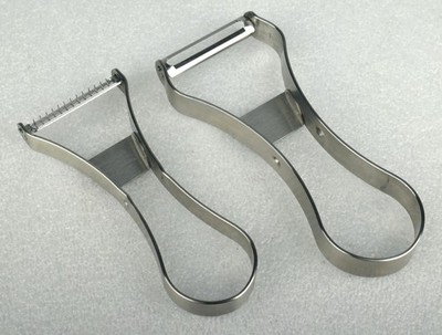 Kitchen by Tchibo Floating Blade Vegetable Fruit Peelers Flat & Serrated Blades