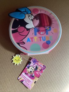 NWT Disney Minnie Mouse 30 Piece Zip Up Stationary Kit